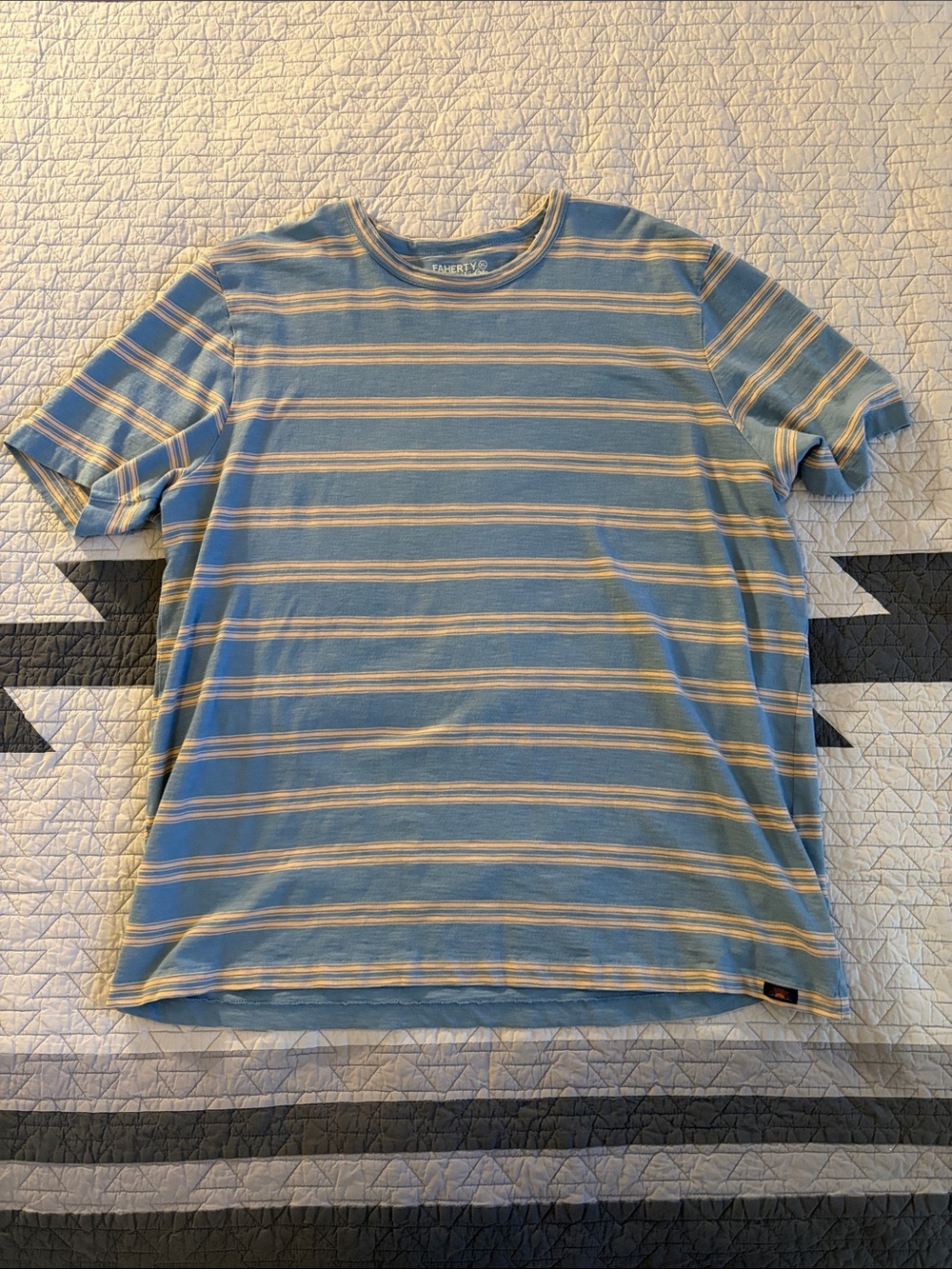Faherty Short-Sleeve Striped Tee in Light Blue pink